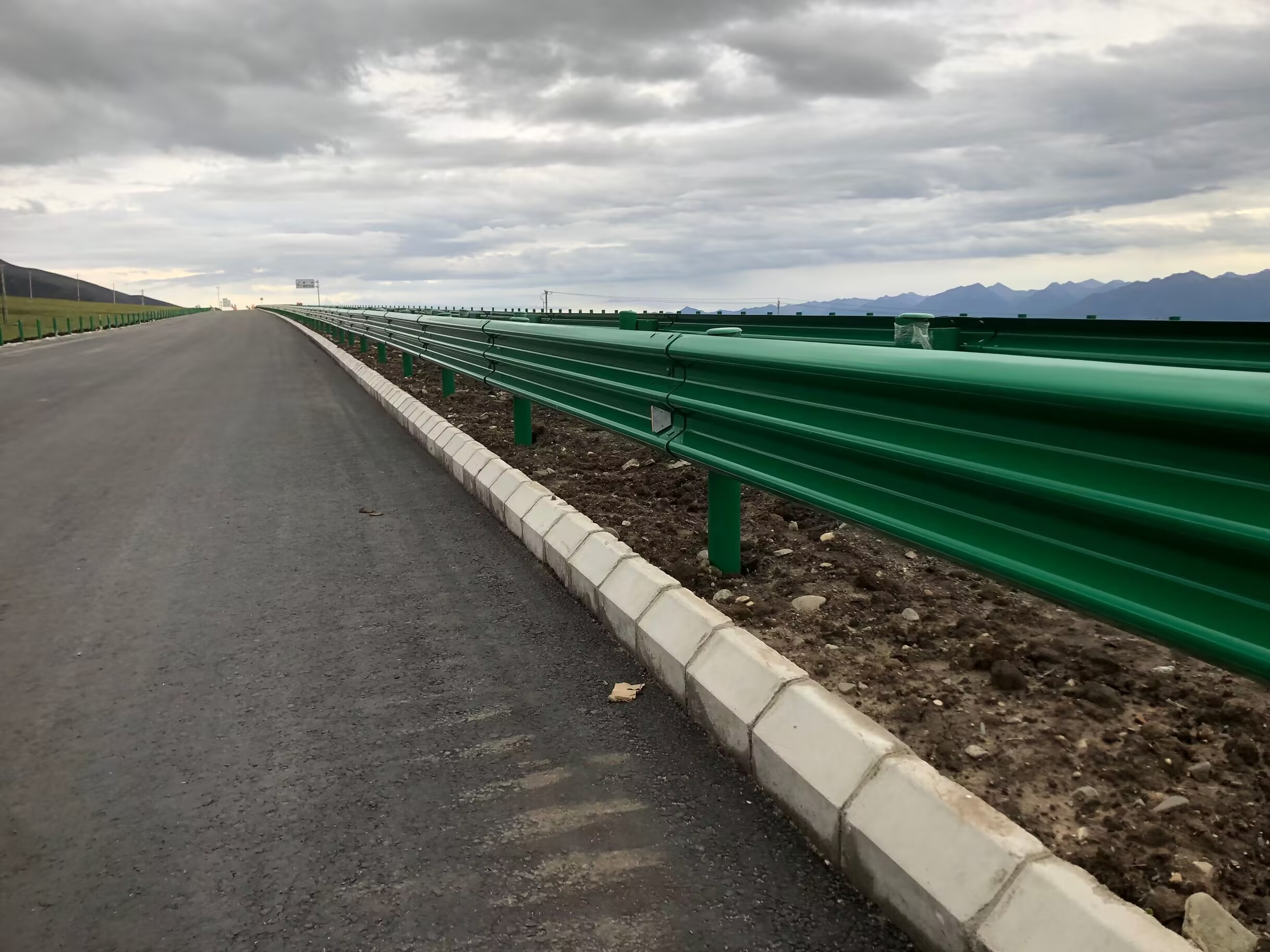 西昌市乡村公路波形护栏三波波形护栏 - 推荐